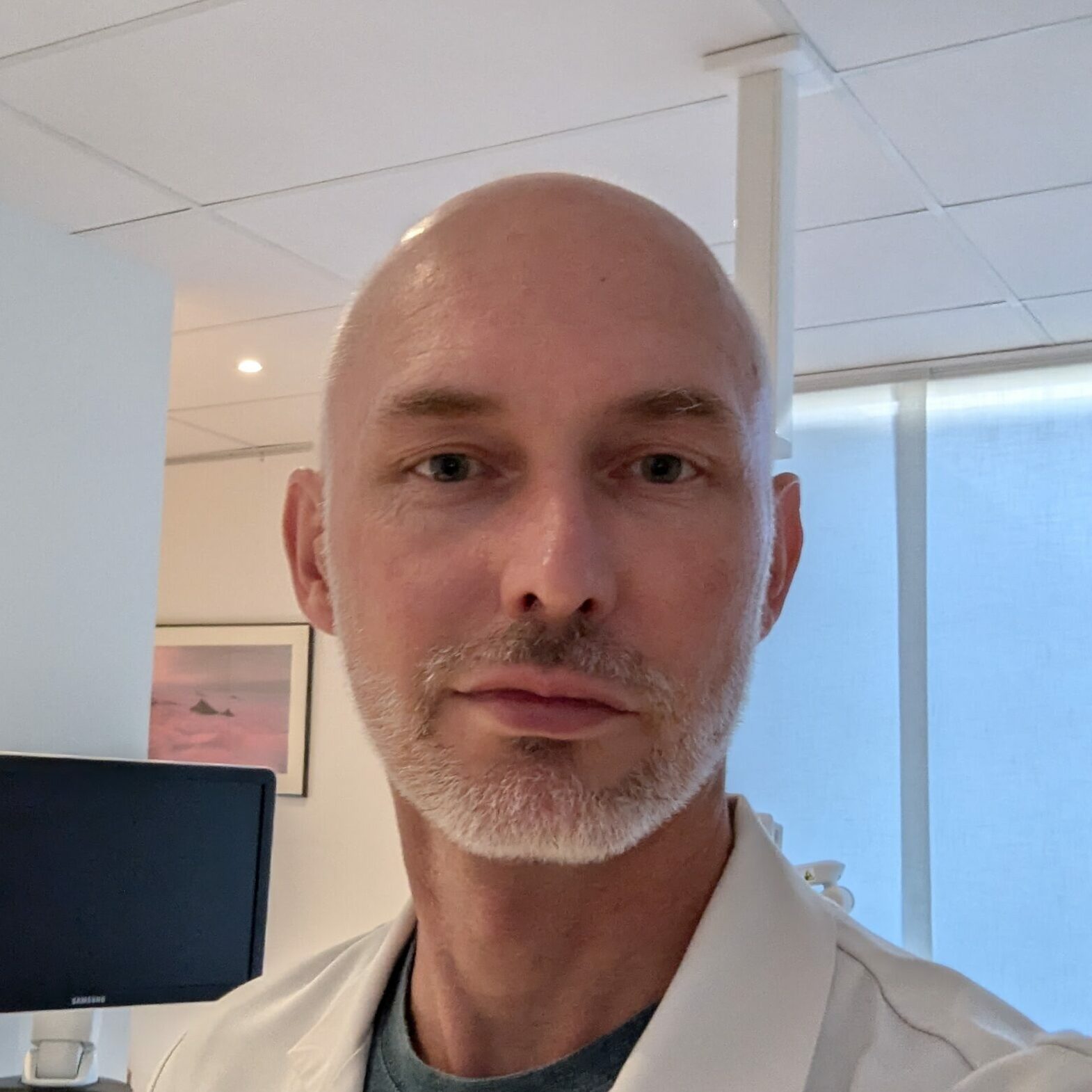 Dr. MOUCHEL Thomas